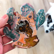 Indlæs billede til gallerivisning Feline Form - den lavarøde