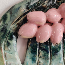 Indlæs billede til gallerivisning Pink berries - strange fruits